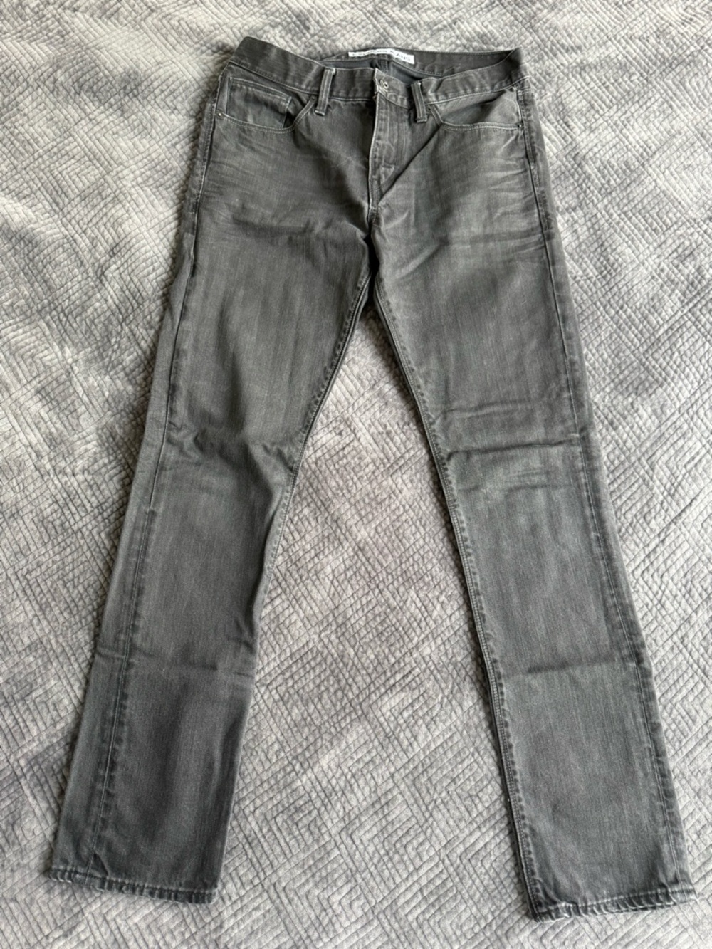 Express Men’s Rocco Slim Fit Skinny Leg Dark Grey Jeans